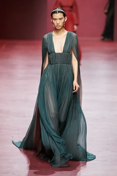 Look 77